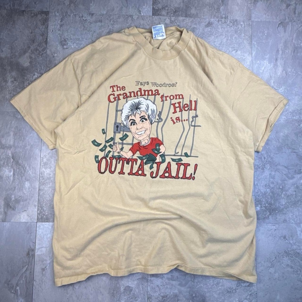 Vintage Beige Grandma From Hell Outta Jail Graphic T Shirt XL